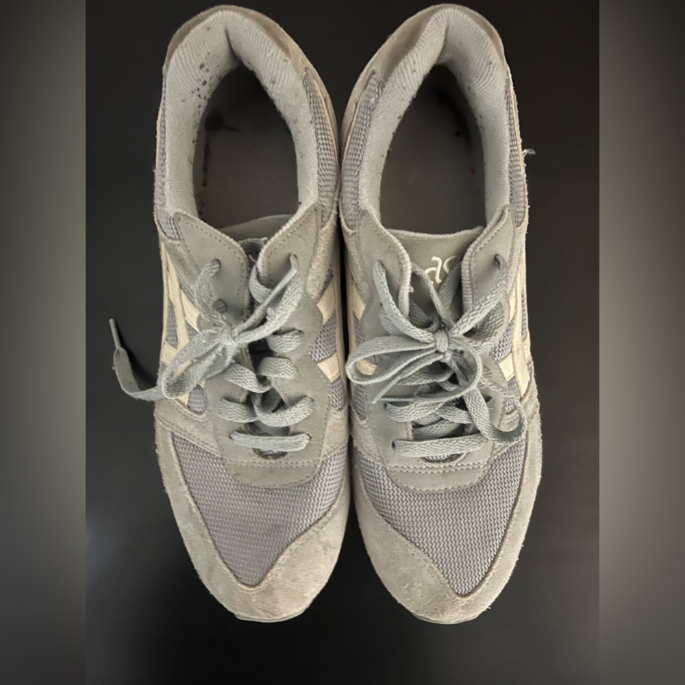 Very comfortable ASICS running sneakers